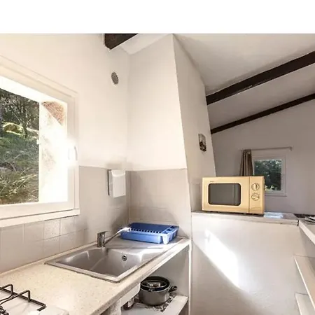 Lavezzi F2 2-4 Pers Rondinara,