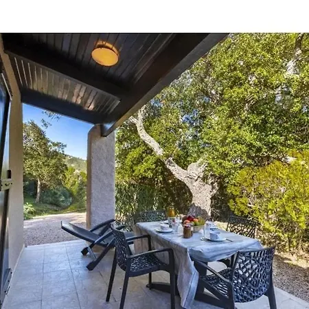 Lavezzi F2 2-4 Pers Rondinara, Бонифачо