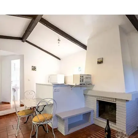 Lavezzi F2 2-4 Pers Rondinara, Дом отдыха *