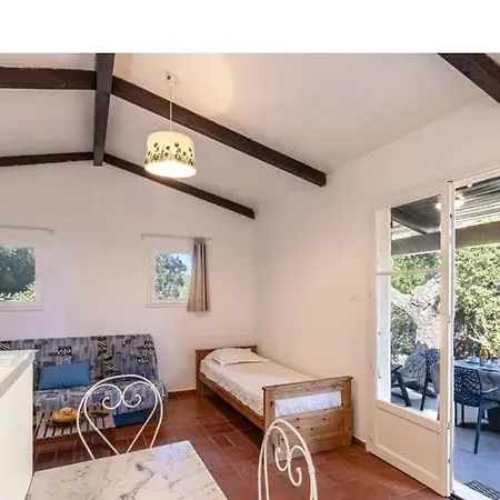 Дом отдыха Lavezzi F2 2-4 Pers Rondinara,