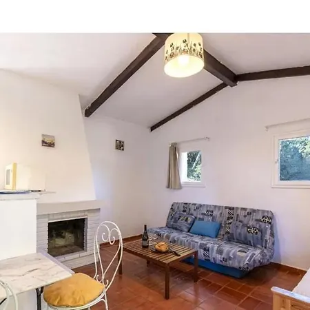 Lavezzi F2 2-4 Pers Rondinara, *