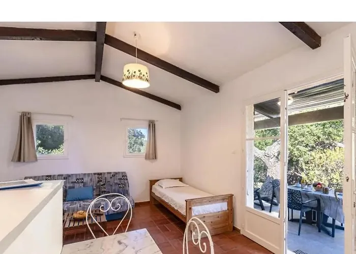 Hébergement de vacances Lavezzi F2 2-4 Pers Rondinara,