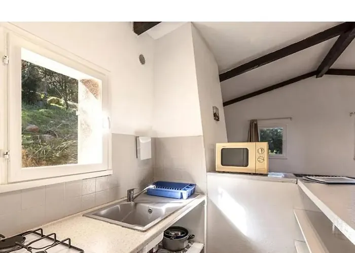 Lavezzi F2 2-4 Pers Rondinara,