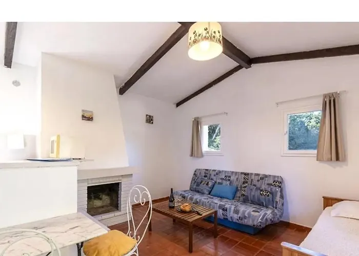 Lavezzi F2 2-4 Pers Rondinara, *