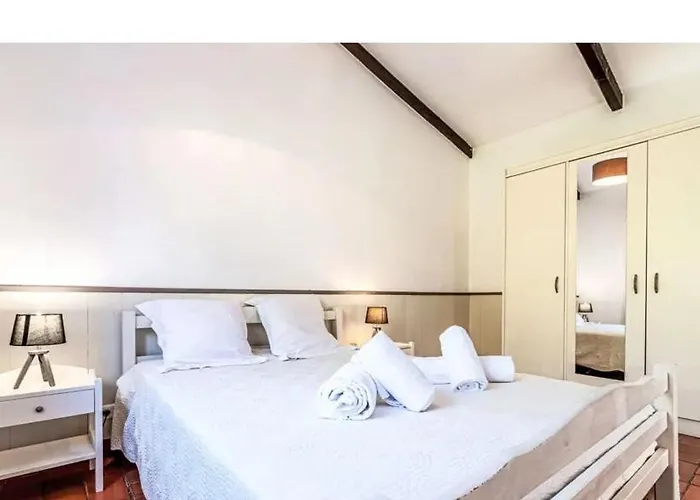 Hébergement de vacances Lavezzi F2 2-4 Pers Rondinara, *